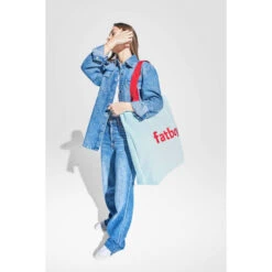 Grand Sac Fatboy Baggy-Bag - Bleu Baby -Piscine Magasin 106374 sac fatboy baggy bag bleu baby ambiance 2