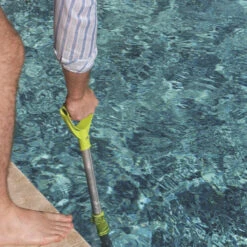 Manche Télescopique Avec Poignée Ergonomique X Pro Kerlis - 2,40 M -Piscine Magasin 14082 action1