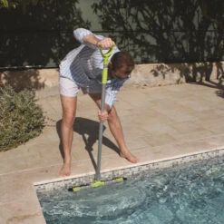 Manche Télescopique Avec Poignée Ergonomique X Pro Kerlis - 2,40 M -Piscine Magasin 14082 action3