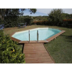 Piscine En Bois Octogonale Ubbink Océa 5,50 X 3,55 X 1,20 M - Liner Beige -Piscine Magasin 7504594 piscine bois octogonale ubbink ocea 355 550 beige ambiance 2