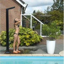 Douche Solaire Pour Piscine Ubbink Solaris Premium LED 35 Litres 8 Douche Solaire Pour Piscine Ubbink Solaris Premium LED 35 Litres -Piscine Magasin douche solaire premium solaris ubbink 35 litres 2